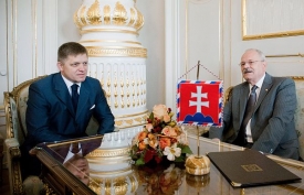 Prezident a vítěz voleb Fico.